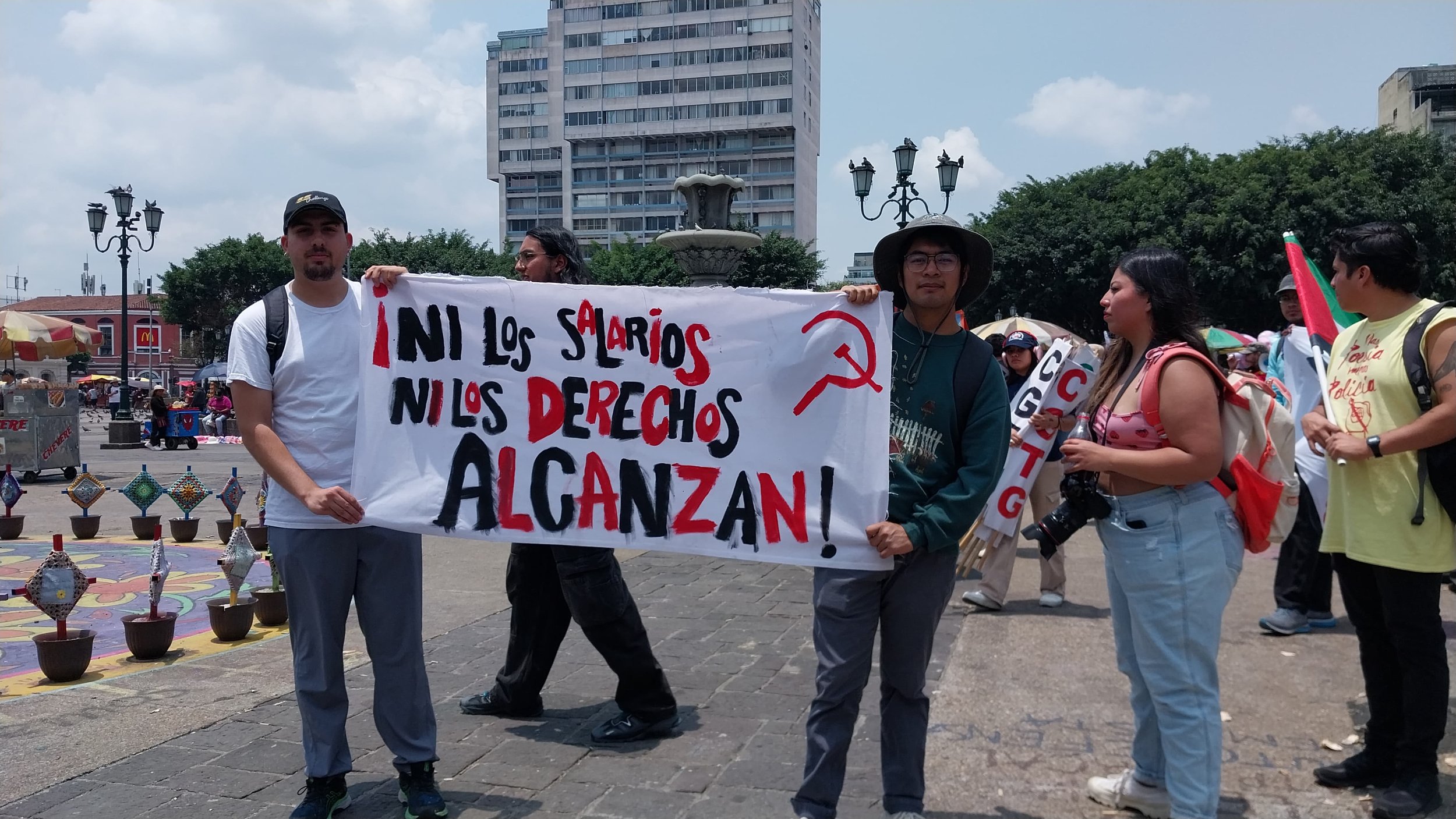  Juventudes acompañaron la manifestación del 1 de mayo que reunió a personas trabajadoras quienes reclamaron sus derechos laborales. Foto Jasmin López 